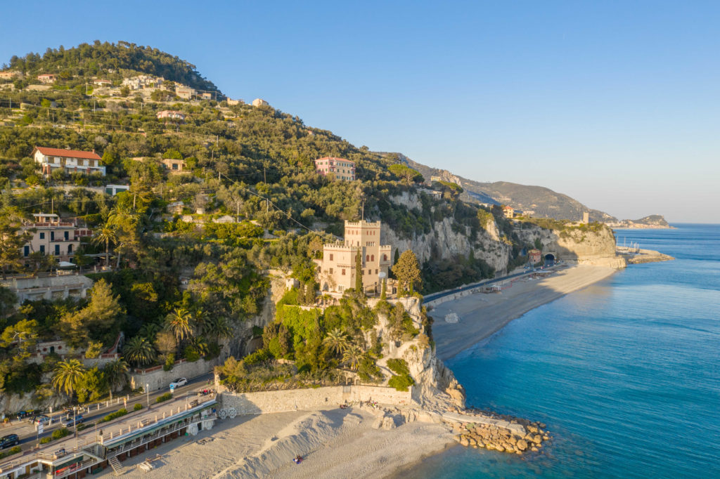 Prachtige stranden in Italië aan de Bloemenrivièra